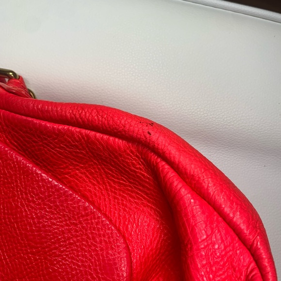 Fluorescent pink Marc by Marc Jacobs bag. - Picture 5 of 6